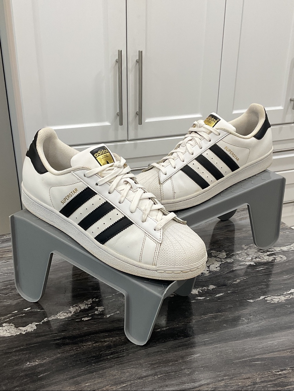 👟 Adidas Superstar Sneakers – Cloud White/Black | US 9 | Unisex